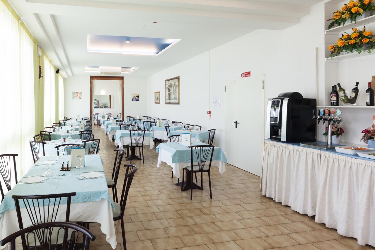 Hotel Nevia Τσέρβια Εξωτερικό φωτογραφία