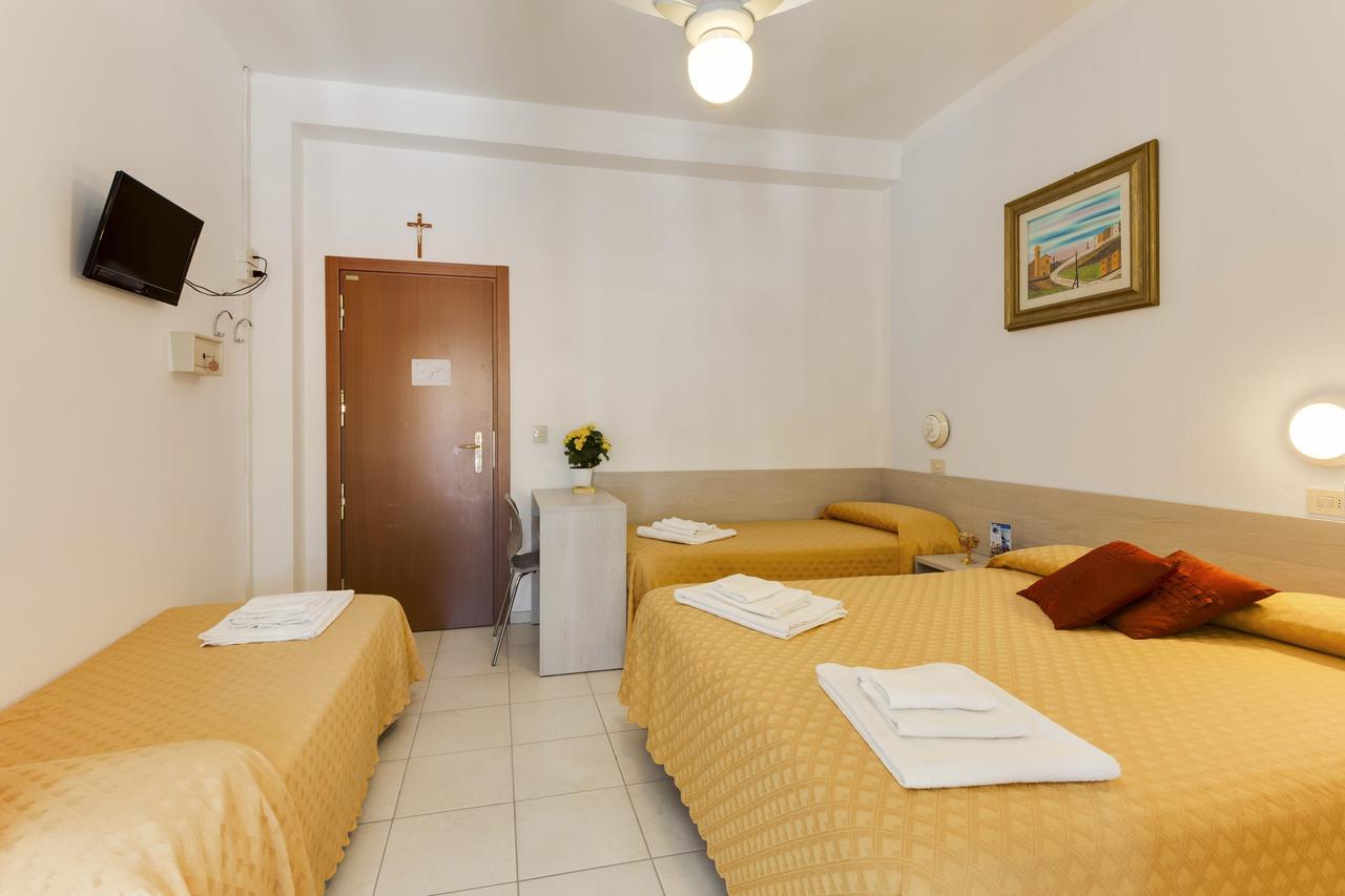 Hotel Nevia Τσέρβια Εξωτερικό φωτογραφία