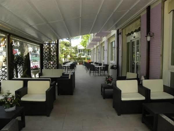 Hotel Nevia Τσέρβια Εξωτερικό φωτογραφία
